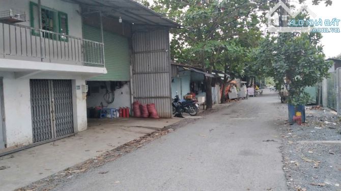 Xưởng Tân Kiên (12x30) Full Thổ - Đường Xe Tải