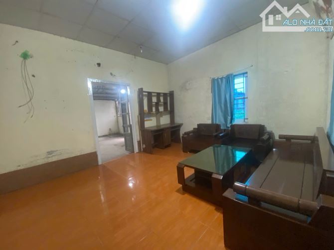 BÁN NHÀ CẤP 4 DT 60M2, FULL THỔ CƯ – Ô TÔ VÀO TẬN NHÀ – QUANG MINH – NHỈNH 3 TỶ