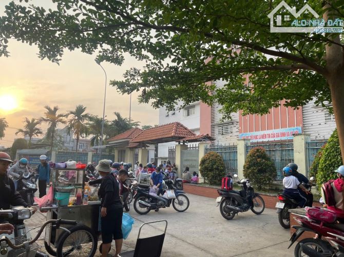 Nhà 4x19m đường nhựa, kề chợ Thới Tứ, Hóc Môn, chỉ 2.x tỷ