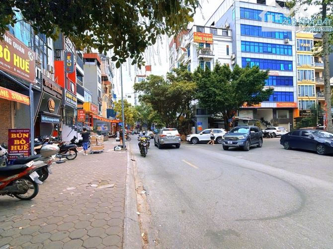 BÁN TOÀ VĂN PHÒNG SIÊU ĐẸP MẶT PHỐ TRUNG KÍNH-CẦU GIẤY-DT 133M2 7 TẦNG THANG MÁY-68.8TỶ