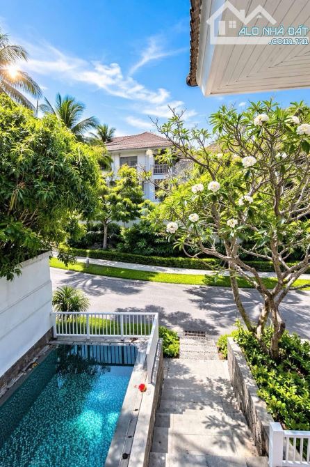HÀNG HIẾM GIÁ RẺ, BIỆT THỰ PREMIER VILLA VÕ NGUYÊN GIÁP, NGAY BỜ BIỂN MỸ KHÊ ĐÀ NẴNG
