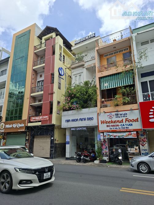 Hot măt tiền Võ Văn Tần , Quận 3. giá dưới 25 tỷ 3 tầng