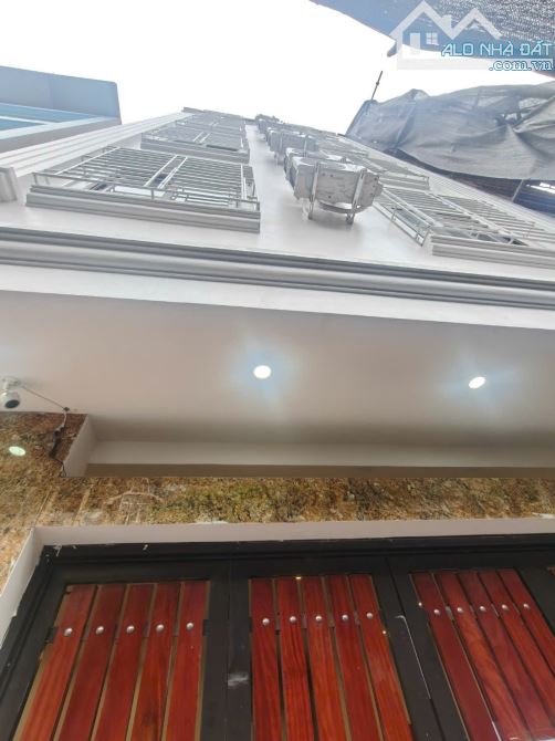 Toà CCMN 7 tầng dân xây Hoàng Hoa Thám oto cách 50m, 17 phòng ~79 tr/tháng. Giá 22.5 tỷ