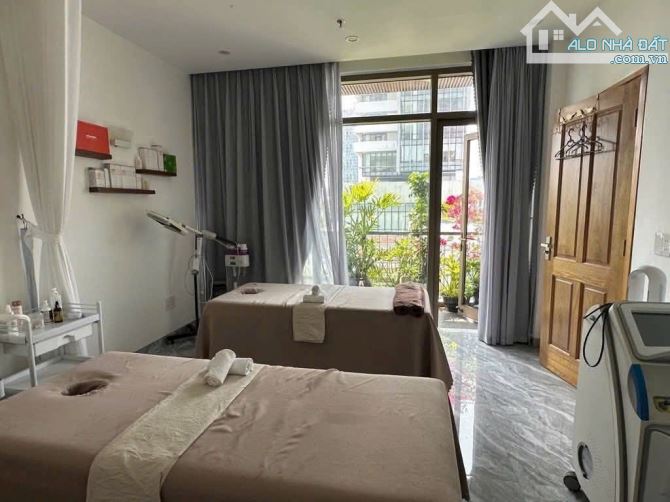 Hạ giá Bán tòa nhà 7 tầng đẹp nhất phố Nguyễn Du - 2MT - Trung tâm Hải Châu - Đà Nẵng