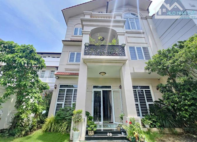 CẦN BÁN BIỆT THỰ 1T2L GẦN BIỂN_KHU LẠC LONG QUÂN_PHƯỜNG 2_VŨNG TÀU_GIÁ 24 TỶ
