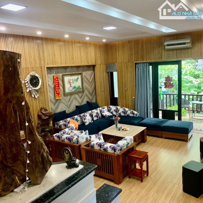 BIỆT THỰ SÂN VƯỜN ĐẲNG CẤP BÊN SÔNG HÀN – 220M², NGANG 10M – 4 TẦNG BỀ THẾ – CHỈ 22 TỶ TL
