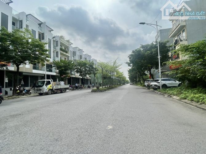 Bán nhà Liền Kề Thanh Hà 100m2, Giá chỉ 8.2 tỷ đang xây dựng 5 tầng thang máy.