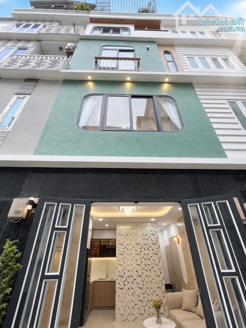 Bán Nhà Ngay Vị Trí Sầm Uất Trên Đường Nguyễn Tiểu La,P7, Quận 10 chỉ với 4tỷ380 .SHR.