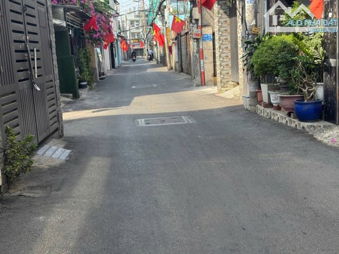 TÔI CẦN BÁN NHANH CĂN BIỆT THỰ 136M2. 4 LẦU.LÊ THỊ RIÊNG. QUẬN 12 . CHỈ 11TỶ