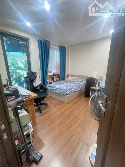 Bán Chung cư Việt Hừng, View đẹp, Full nội thất, 98 m2, 3PN, giá chỉ nhỉnh 5 tỷ.