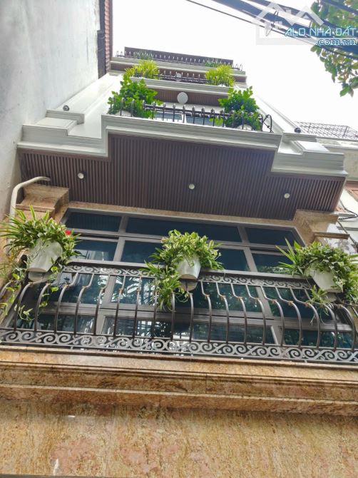 6 tầng thang máy xây mới đẹp Khương Đình gần oto, ngõ thoáng 55m2 x mtiền 4.5m.Giá 13.5 tỷ