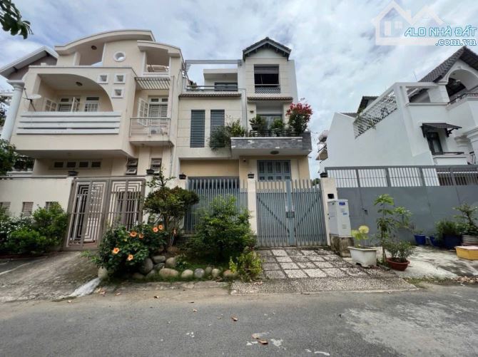 Siêu hiếm- Nhà Mặt tiền Phú Thuận, Q7 (DT hơn 123m2)cần bán. Giá chốt 5Tỷ290