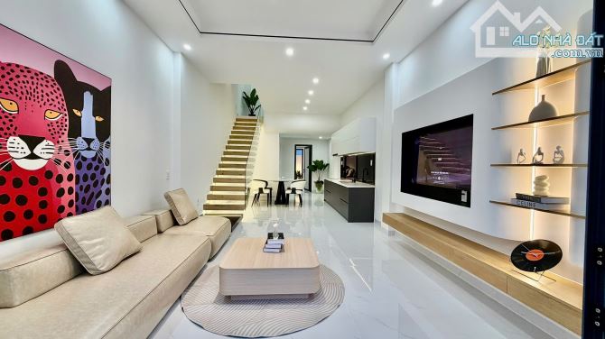 💎 Nhà mê mới TC100% 4,1x25m hẻm 233 Y Wang , cách đại học tây nguyên 1km
