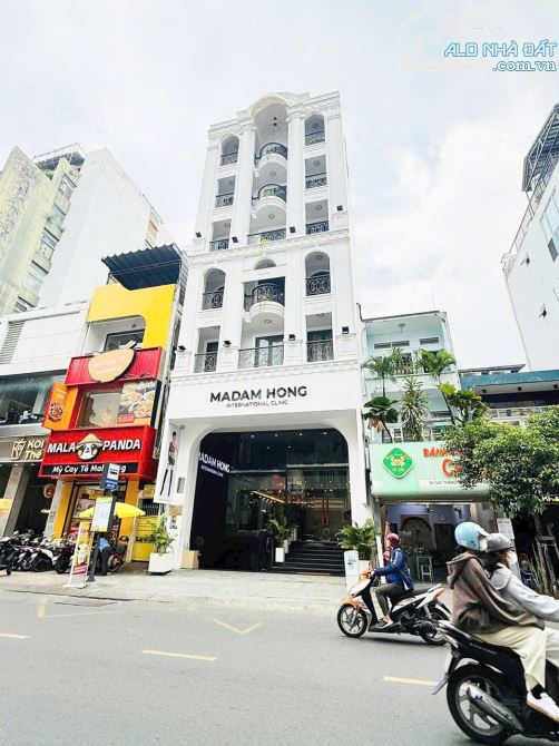 Xuất ngoại, tòa nhà VP Hoàng Văn Thụ, Phường 8. DT 8x22. KC 7 Tầng. HĐT 100 triệu. 35 Tỷ