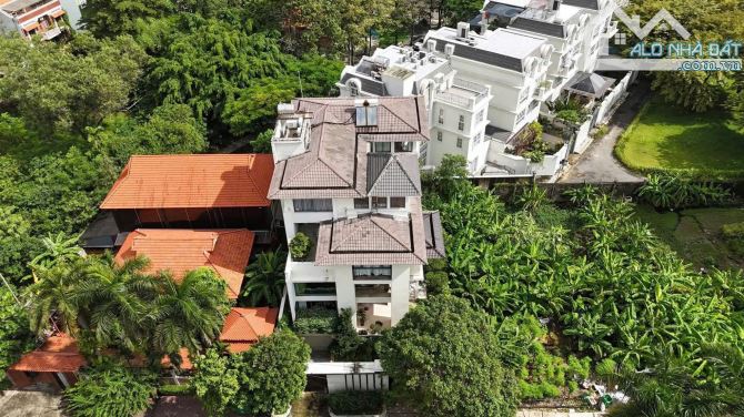Chốt gấp 23 tỷ! Biệt Thự Liên Phường, đối diện Global City, DT 10x18m, Trệt 2 lầu