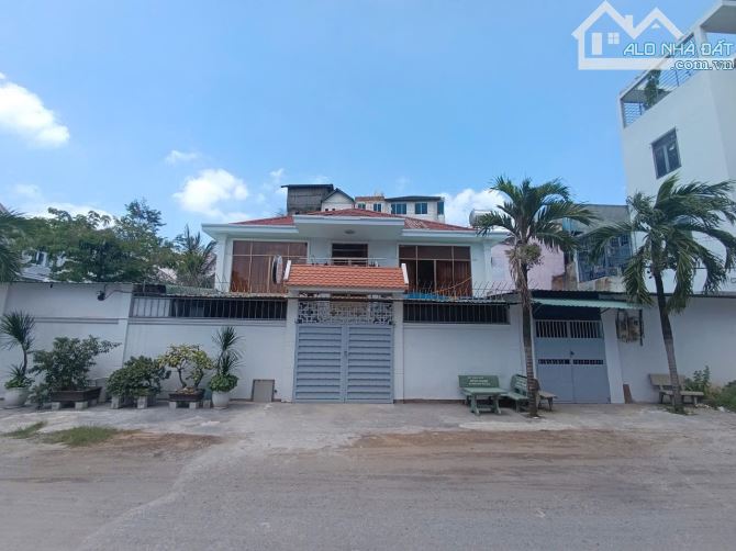 Biệt thự Hồ Học Lãm , căn góc 220m2 chủ ngộp bán nhanh