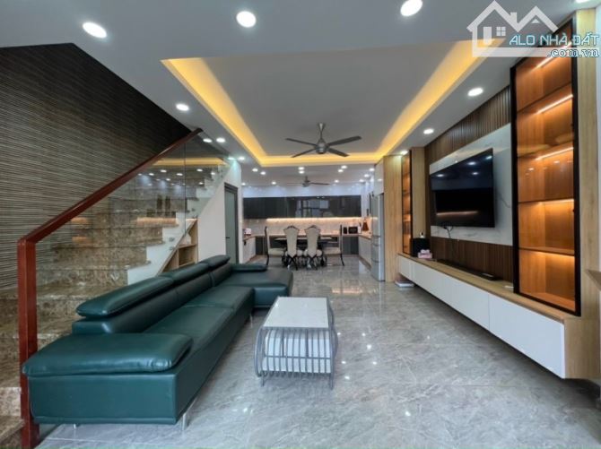 Bán nhà 5 tầng đường Số 33, Bình Trưng Tây, Quận 2, Thủ Đức, TP HCM. DT 65m2. Giá 8,85 tỷ.