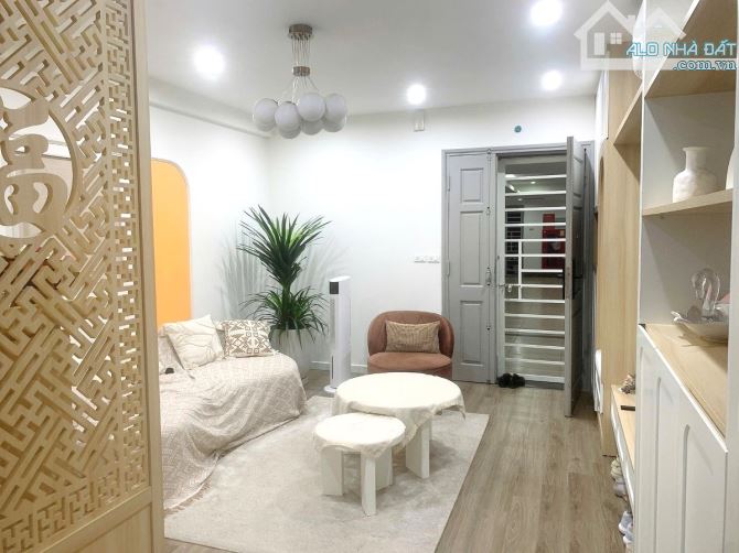 Bán căn hộ 2 ngủ tại Toà Vinaconex 7 Nguyễn Văn Giáp, Hàm Nghi. Tầng đẹp, nhà đẹp ở ngay