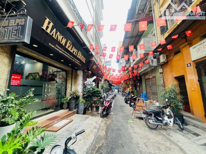 Bán căn hộ tầng 1 mặt phố Hàng Bông, Hoàn Kiếm, oto kinh doanh - Sổ đỏ riêng - Giá 5,49 Tỷ