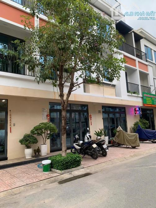 🏡 NHÀ PHỐ 1 TRỆT 2 LẦU – SỞ HỮU NGAY TỔ ẤM ĐẲNG CẤP, NHẬN ƯU ĐÃI LỚN! 🏡