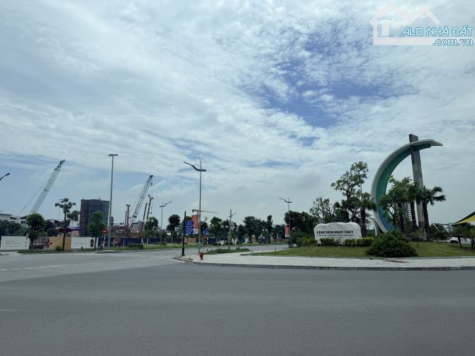 🔥 CHỦ HẠ 3 TỶ – BÁN NHANH | NHÀ Ô TÔ TRÁNH – CÔNG VIÊN NGỌC THUỴ, LONG BIÊN – 33 TỶ Căn