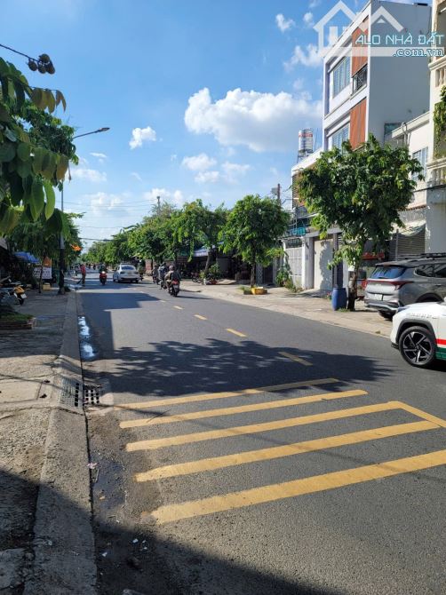 MẶT TIỀN SONG HÀNH - QUẬN 12 - 130M2 - 6 TẦNG THANG MÁY - 15 PHÒNG - 4x27 - NHỈNH 11 TỶ
