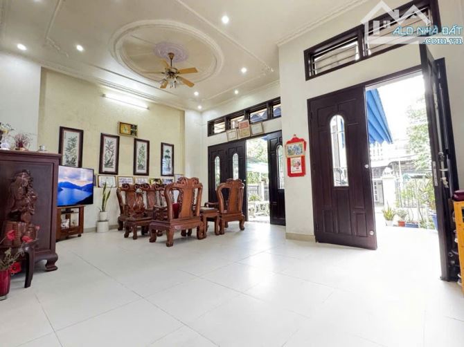 Q12-Biệt Thự Đẹp 2 Mặt Tiền lê Thị Riêng Thới An 2 Tầng (6,7x25),164m2-SHR.Giá:16,5 tỉ TL.