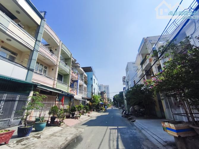 NHÀ KDC BÌNH HƯNG SÁT PEGASUS Q.8, 4 TẦNG, 96m2, CHỈ 9.8 TỶ