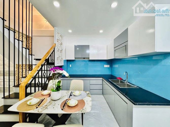 CÒN CĂN LÁI THIÊU CHỦ BÁN GẤP 70M2 , 1 TỶ 780 , SỔ RIÊNG CÔNG CHỨNG NGAY ,