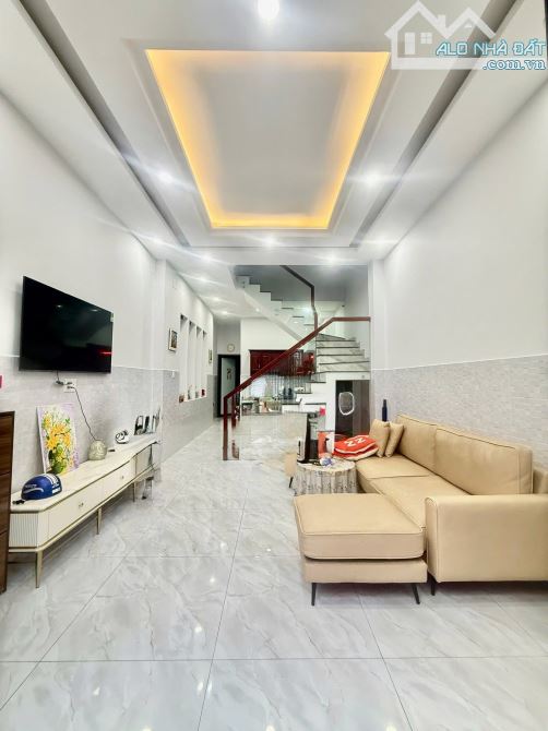 Bán nhanh căn nhà 60m2 ngay đường 3/2, Lái Thiêu. Giá cực tốt: 1 tỷ 260, nhiều tiện ích