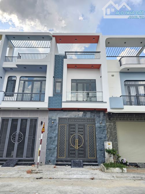 2,78Tỷ TL🔥Bán nhà 1 trệt 1 lầu xây mới, KDC gần chợ Bà Tri 500m, p.Tân Hiệp, Tp.Tân Uyên