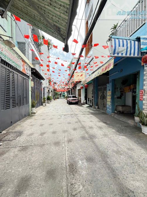 NHÀ TÂN BÌNH GIÁ BÌNH TÂN - 2MT HXH TRÁNH KHU BÀU CÁT - HƠN 300M2, NGANG GẦN 8M - 40T