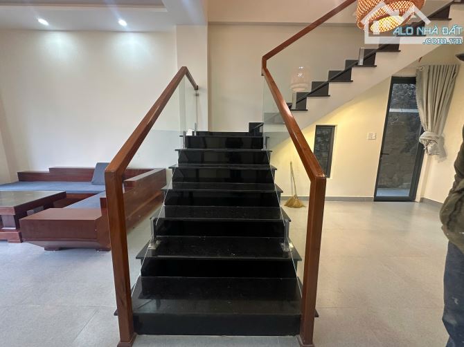 🔥 Bán Nhà Phố Hẽm Xe Hơi , 1 Trệt 2 Lầu Giá 4 Tỷ 600 Triệu