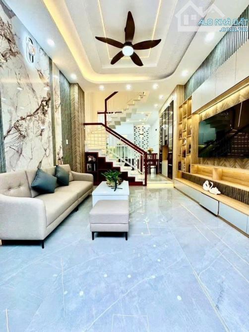 Cô Hạnh bán nhà Lái Thiêu, 60m2, 1 tỷ 970, 1l 2pn, shr, hẻm oto