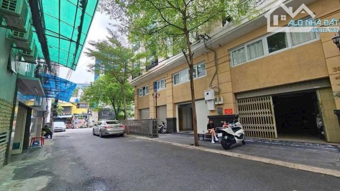 SIÊU PHẨM BuilDing 307/1A NGUYỄN VĂN TRỖI NHÀ 4 LẦU THANG MÁY DT 13x12 CN 147M² 50 tỷ