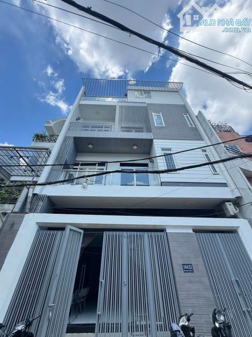 Villa sân vườn mini Quận 1 ngay nút giao Điện Biên Phủ, Hoàng Sa,DT: 131m2, 4 tầng+st