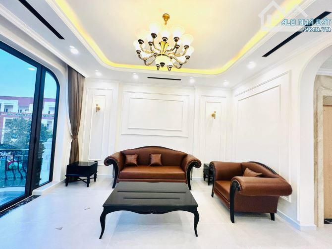 Bán nhà 5 tầng Thang Máy xịn xò tại An Lạc, Sở Dầu, Hồng Bàng giá 8,2 tỷ (thoả thuận)