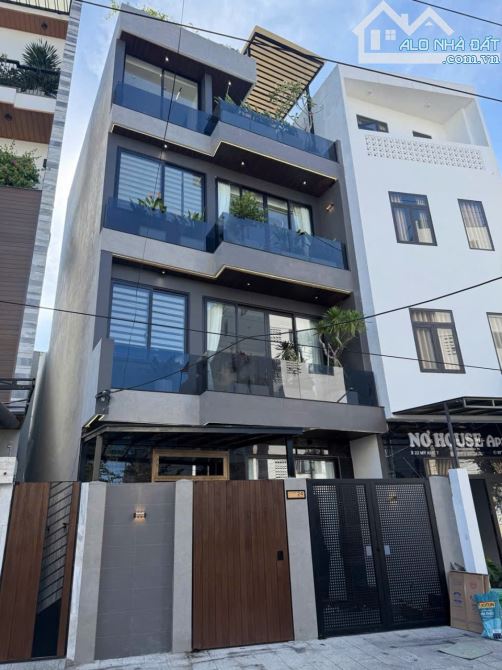 village 4 tầng có hồ bơi mặt tiền Mỹ Khê 7 ,sẵn dòng tiền 720tr/1 năm. giá chỉ nhĩnh 18 tỷ
