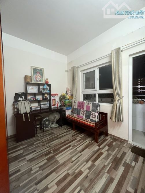 Bán căn 2 ngủ 2 wc tầng trung view hồ, toà VP6 bán đảo Linh Đàm