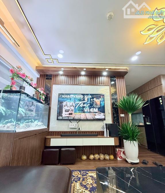 Căn chung cư Đẹp Full Nội thất Cho Gia Đình Ở Ngay Không phải sửa 2PN2VS chỉ 4 Tỷ