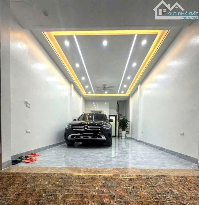 PHÂN LÔ - TRẦN QUỐC HOÀN, ĐH NGOẠI NGỮ OTO TRÁNH NGÕ THÔNG KINH DOANH, 40m 4 Tầng, 16.5 Tỷ