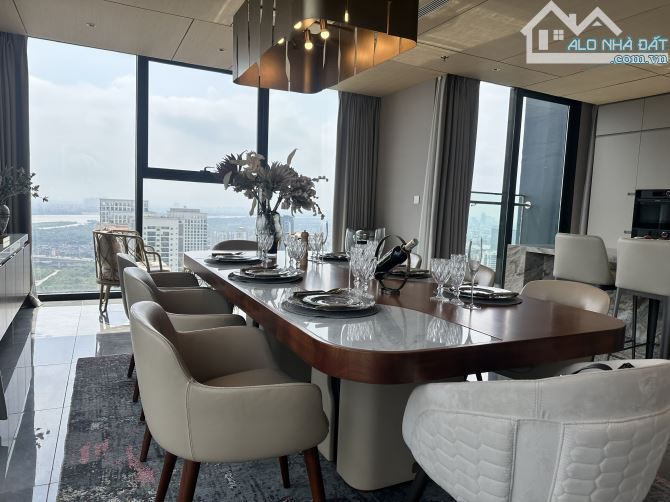 HIẾM!! 1.O.2 CĂN GÓC - 130M2 - 3 NGỦ - 18.8 TỶ - CHUNG CƯ CAO CẤP VINCOM NGUYỄN CHÍ THANH