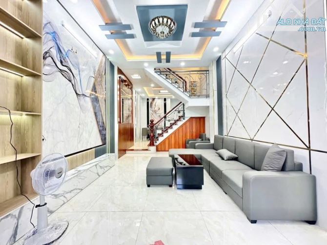 Nhà đẹp giá cực tốt: 4 tỷ 115 tr ngay Đào Duy Anh, Phú Nhuận. DT: 51m2. SHR, hẻm xe hơi 5m