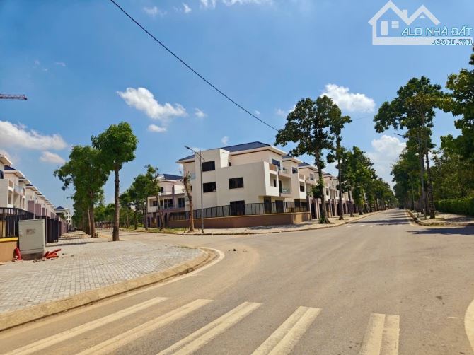 Bán BT lô góc Cenco 5 Thanh Hà , dt 472m2, lô góc, 3t thô . Giá chào 65 tỷ.
