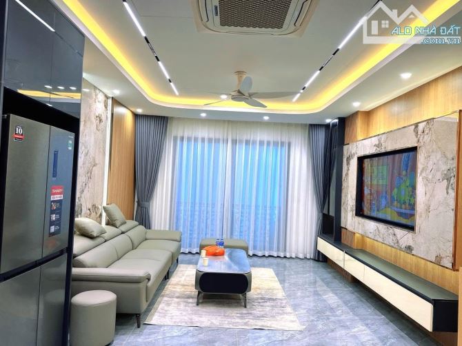 Bán nhà Trần Nhân Tông, 50m2, 6 tầng thang máy mới đẹp, mặt tiền 7m, 21.5 tỉ, ở và KD