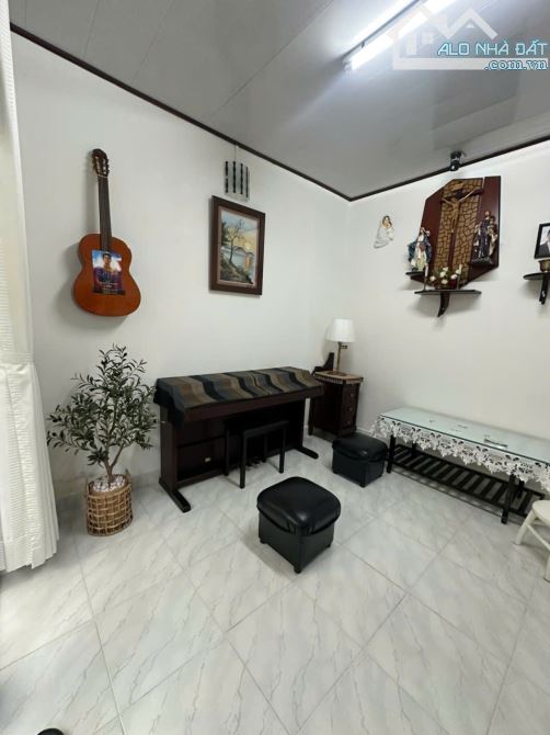3,5 tỷ BÁN NHÀ Đ.TRẦN PHÚ SỔ RIÊNG XÂY DỰNG NGAY VÒNG XOAY TRUNG TÂM HÀNH CHÍNH ĐÀ LẠT