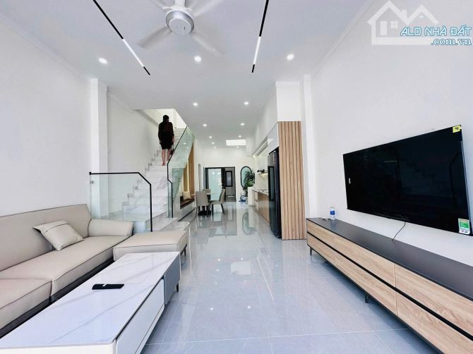 Có 3 tỷ 210 là sở hữu ngay nhà đường Hồ Văn Huê, 56m2, 1l2pn, SHR, hẻm oto
