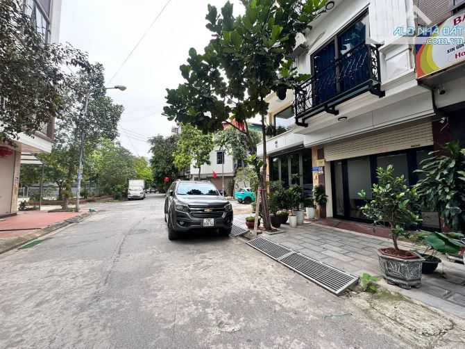 Cần bán nhà 7tầng thang máy full nội thất, phân lô Tu Hoàng Nam Từ Liêm.