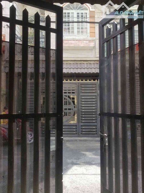 Bán nhà phường THẠNH LỘC Quận 12, gần Gò Vấp, DT60m² (4x16) giá