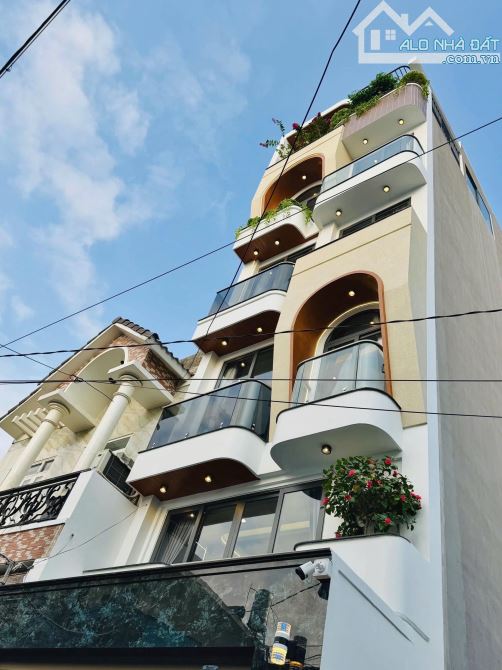 NGỘP VỐN CẦN BÁN NHANH SIÊU PHẨM NGUYỄN THỊ MINH KHAI, QUẬN 1 - GIÁ: 5,73TỶ/84,6M2 (4,7x18